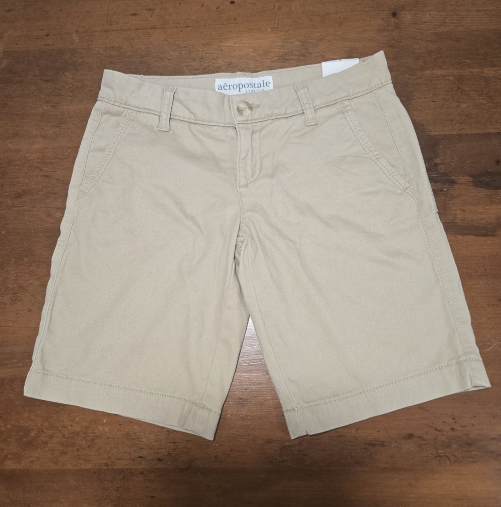 NWT Aeropostale Womens Stretch Low Rise Bermuda Jorts Shorts Tan Size 0